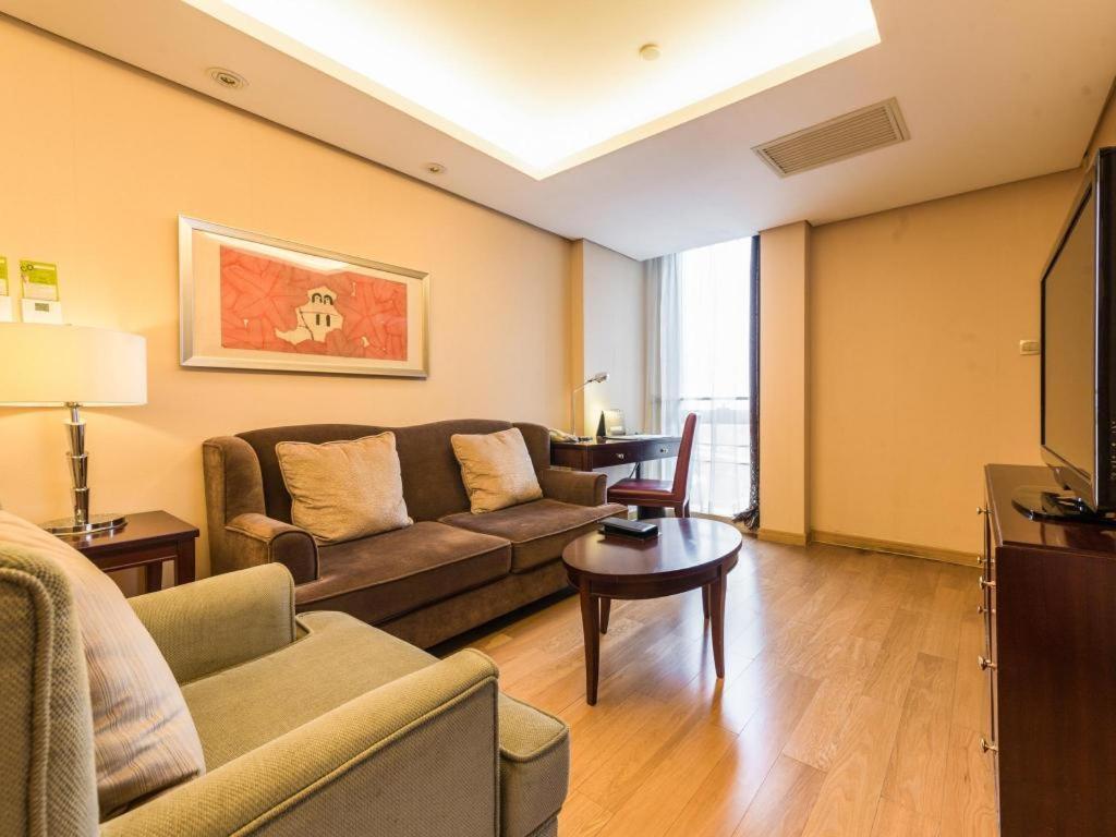 Regal Plaza & Waigaoqiao Hotel Shanghai