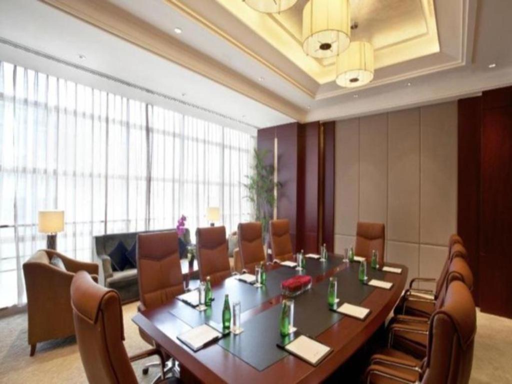 Regal Plaza & Waigaoqiao Hotel