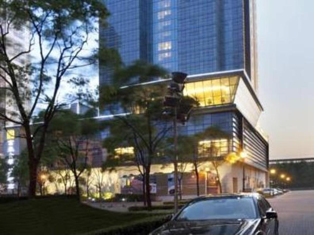 Khách sạn Regal Plaza & Waigaoqiao 4*