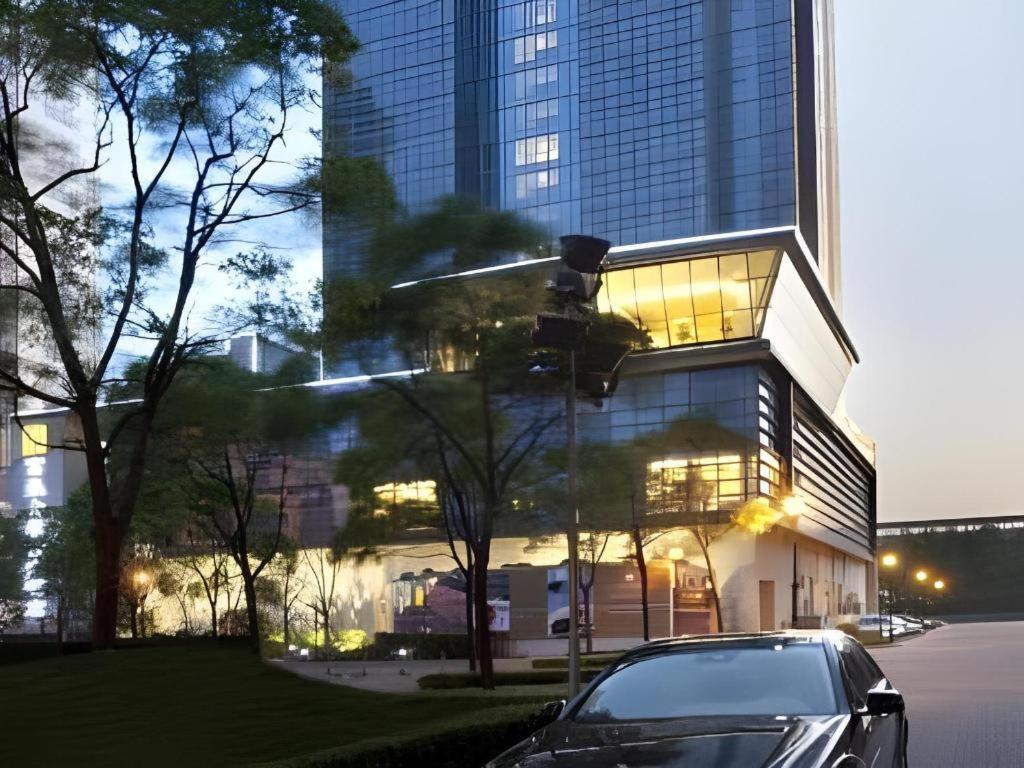 Regal Plaza & Waigaoqiao Khách sạn 4*