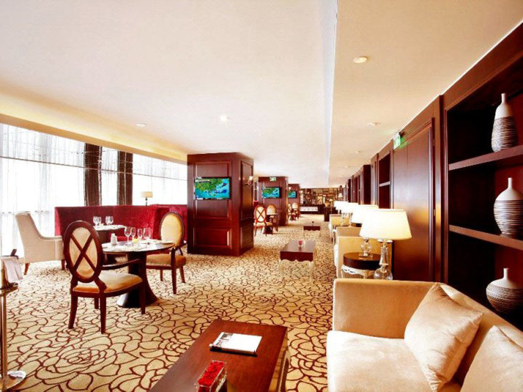 Hotel Regal Plaza & Waigaoqiao 4*